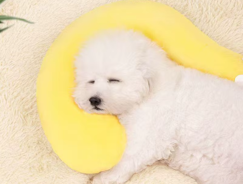 Cozy U-Shaped Pet Pillow & Blanket