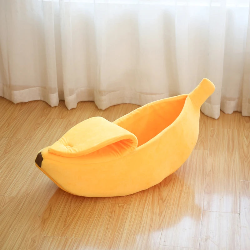 Banana-Shaped Bed